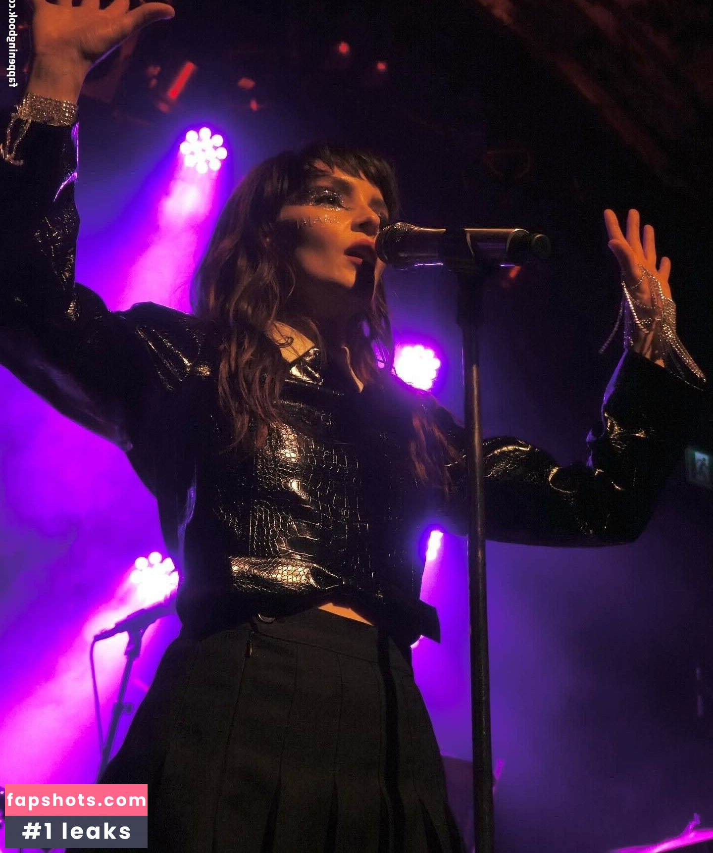 Lauren Mayberry Nude Leaks OnlyFans Photos #132 - LeakJerk