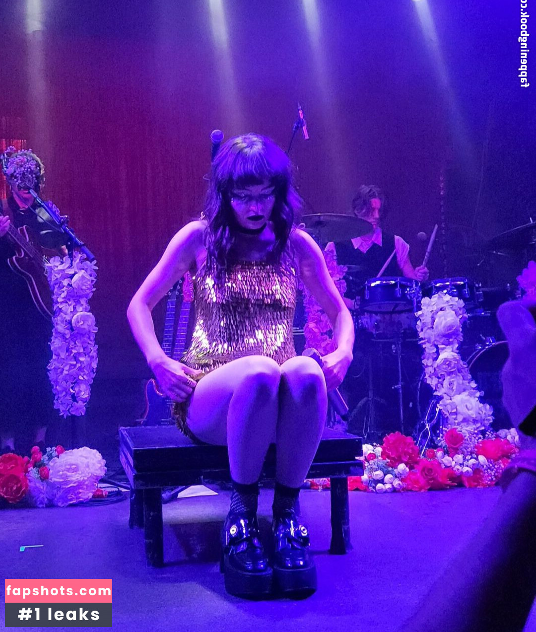 Lauren Mayberry Nude Leaks OnlyFans Photos #135 - LeakJerk