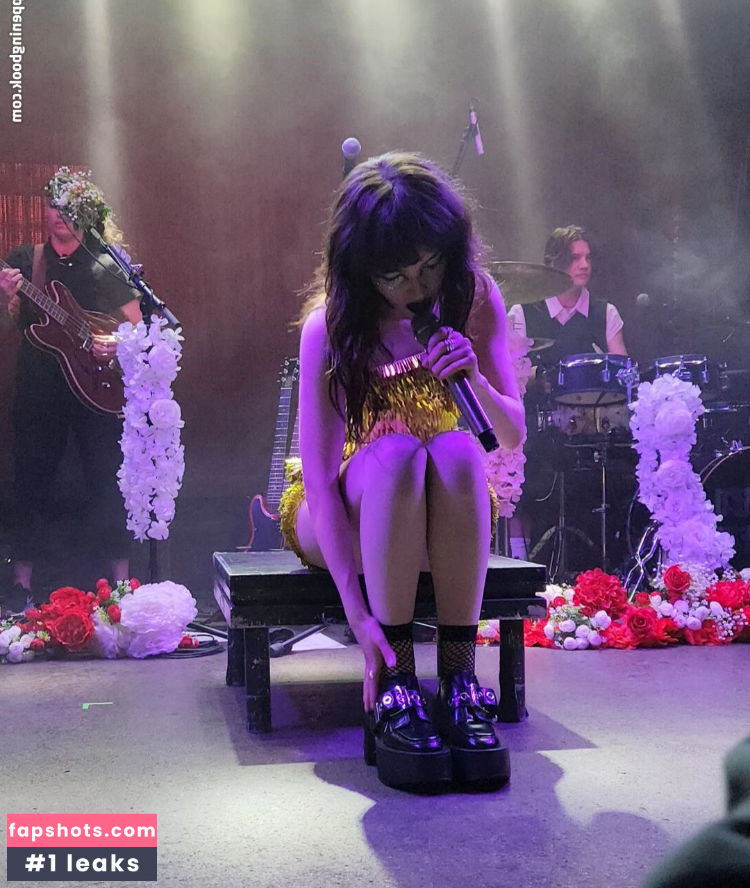 Lauren Mayberry Nude Leaks OnlyFans Photos #136 - LeakJerk