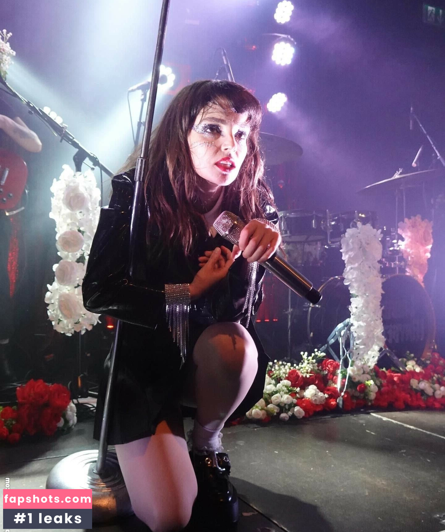 Lauren Mayberry Nude Leaks OnlyFans Photos #137 - LeakJerk