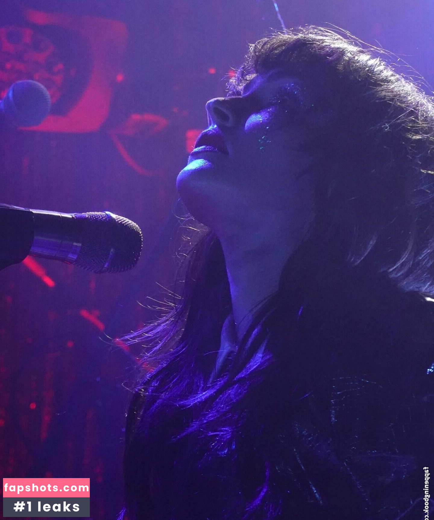 Lauren Mayberry Nude Leaks OnlyFans Photos #144 - LeakJerk