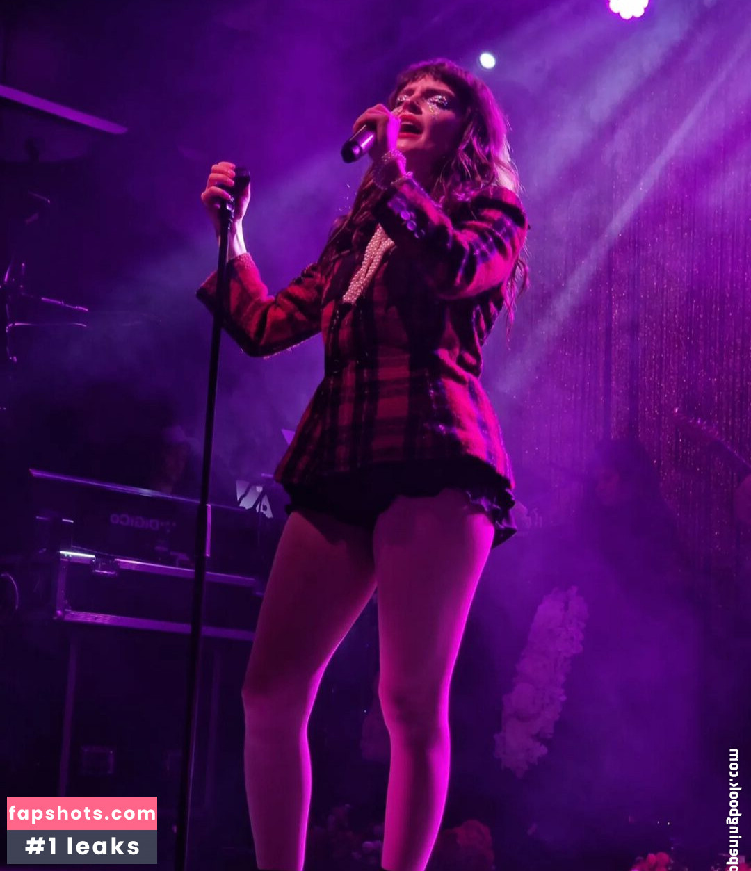Lauren Mayberry Nude Leaks OnlyFans Photos #176 - LeakJerk