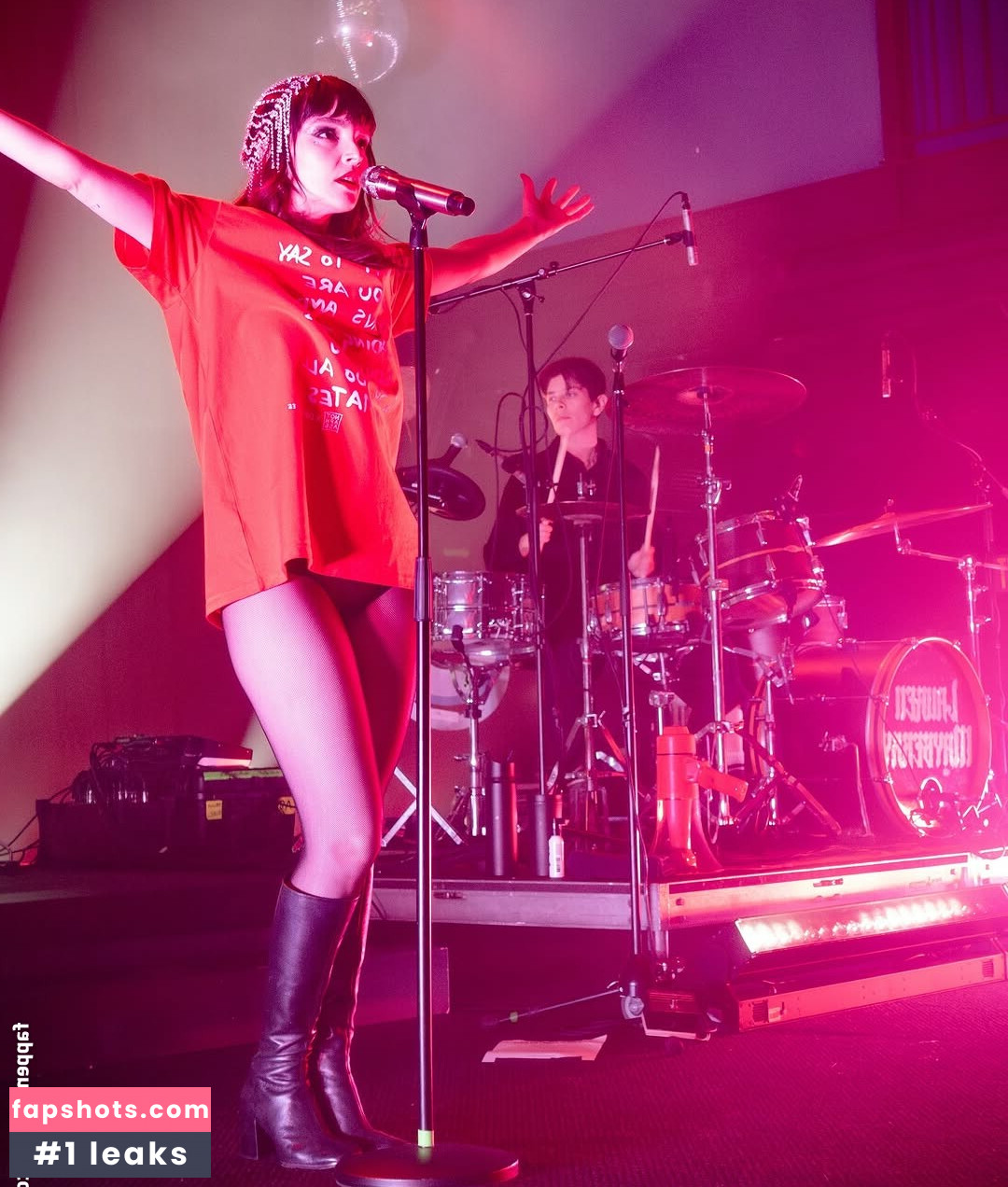 Lauren Mayberry Nude Leaks OnlyFans Photos #19 - LeakJerk