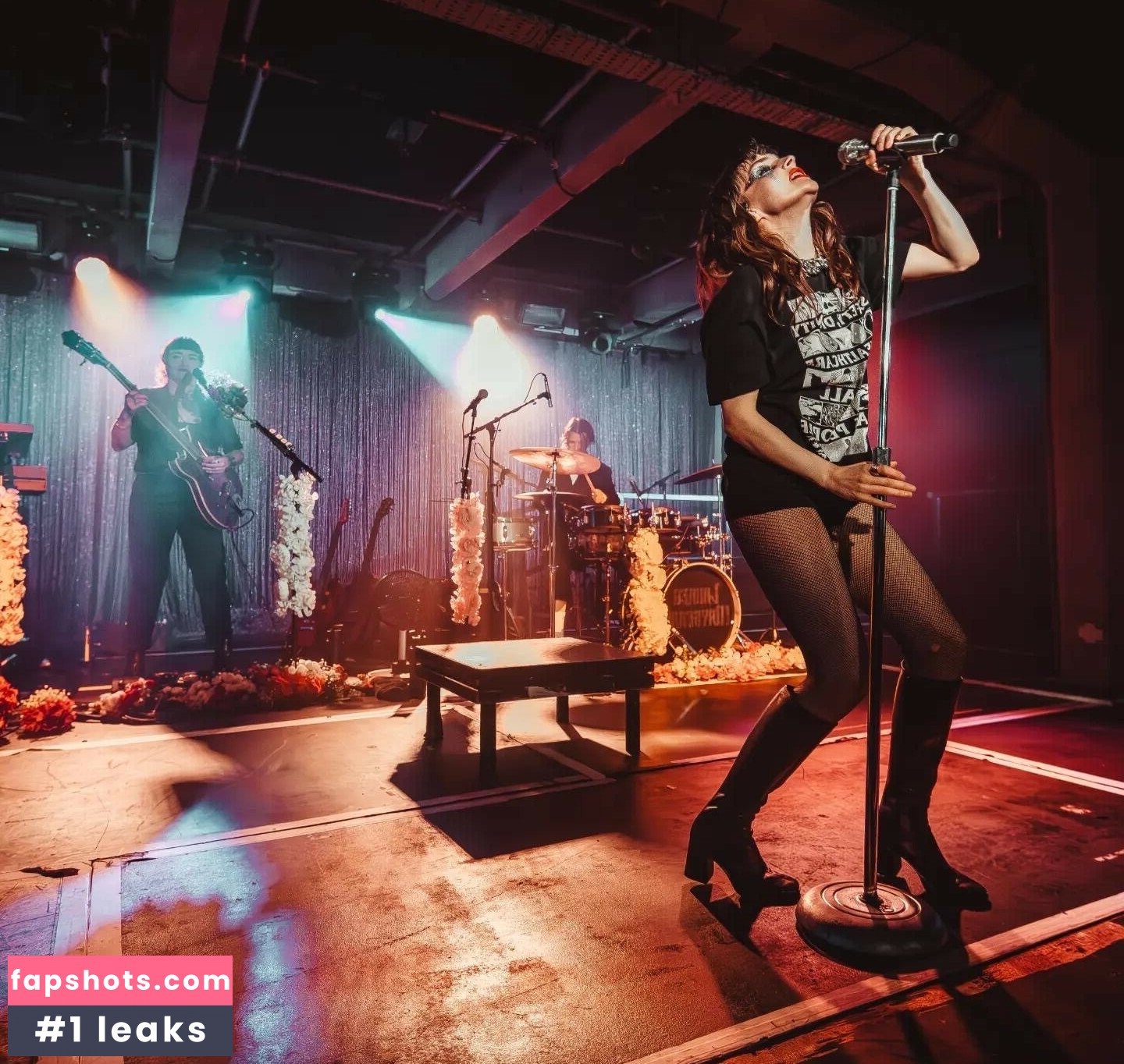 Lauren Mayberry Nude Leaks OnlyFans Photos #199 - LeakJerk