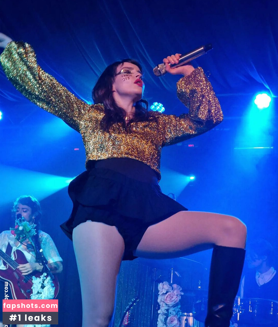 Lauren Mayberry Nude Leaks OnlyFans Photos #201 - LeakJerk