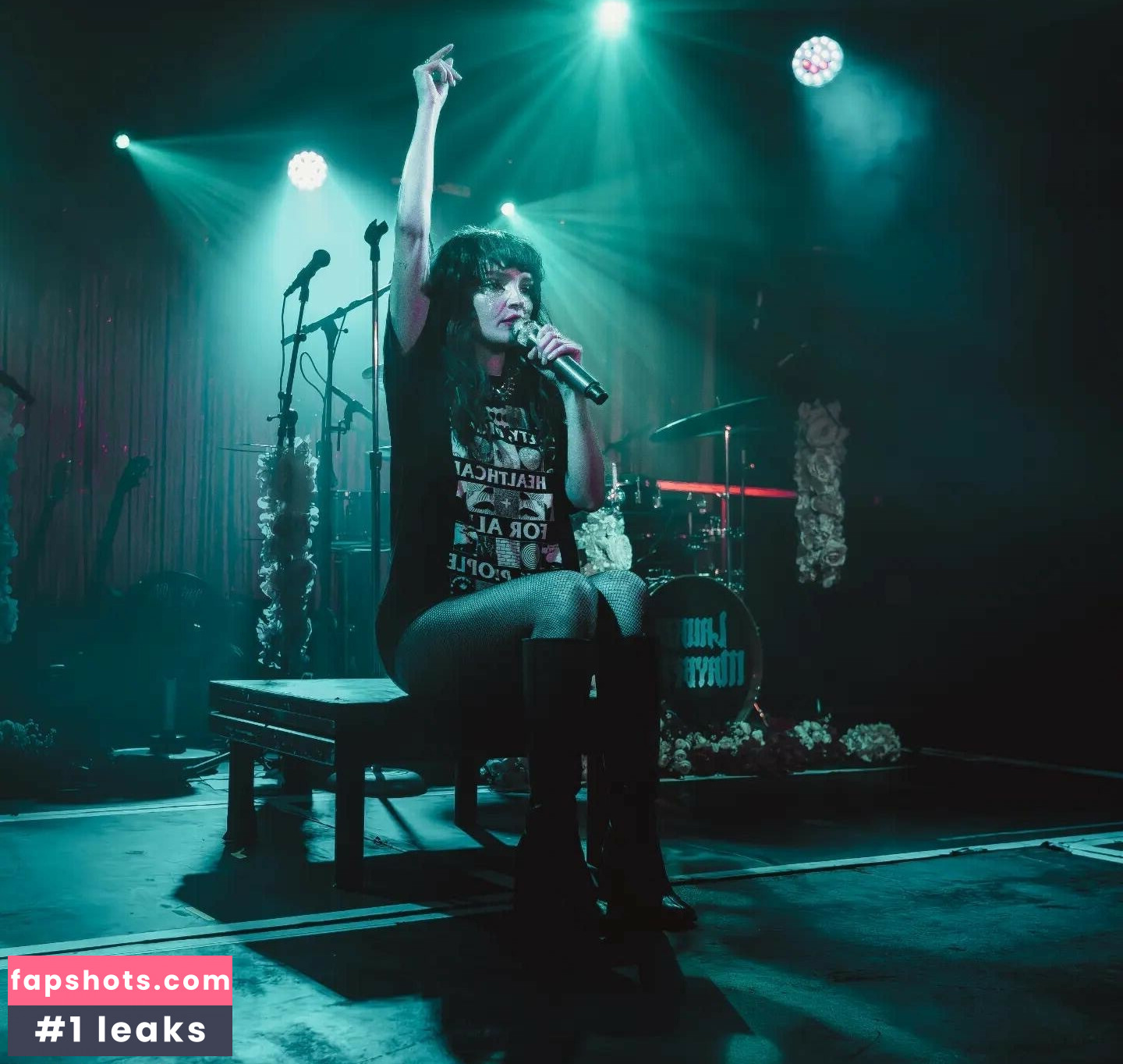 Lauren Mayberry Nude Leaks OnlyFans Photos #202 - LeakJerk