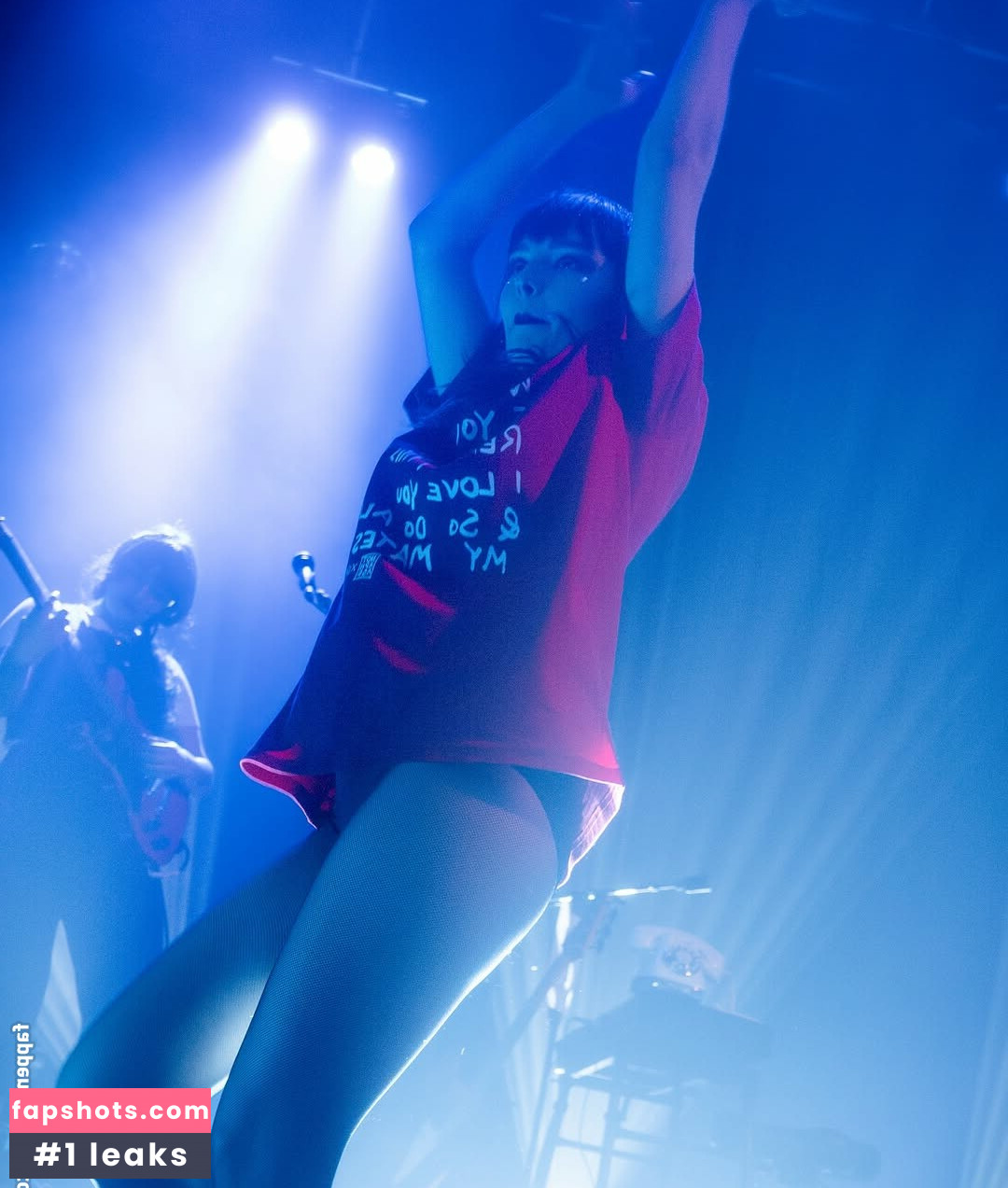 Lauren Mayberry Nude Leaks OnlyFans Photos #22 - LeakJerk