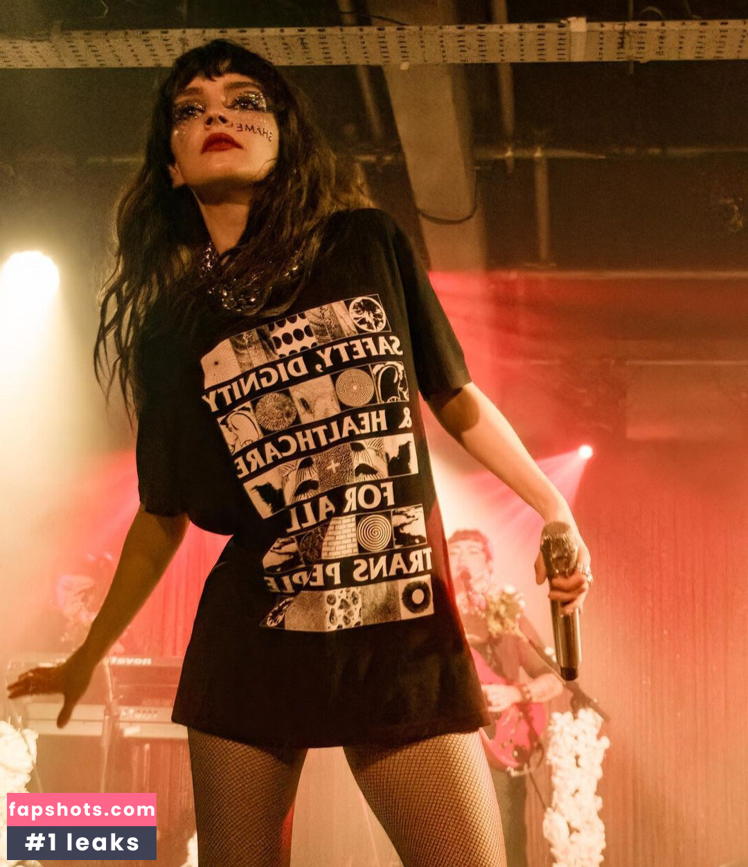 Lauren Mayberry Nude Leaks OnlyFans Photos #212 - LeakJerk