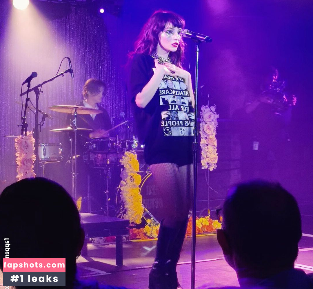 Lauren Mayberry Nude Leaks OnlyFans Photos #213 - LeakJerk