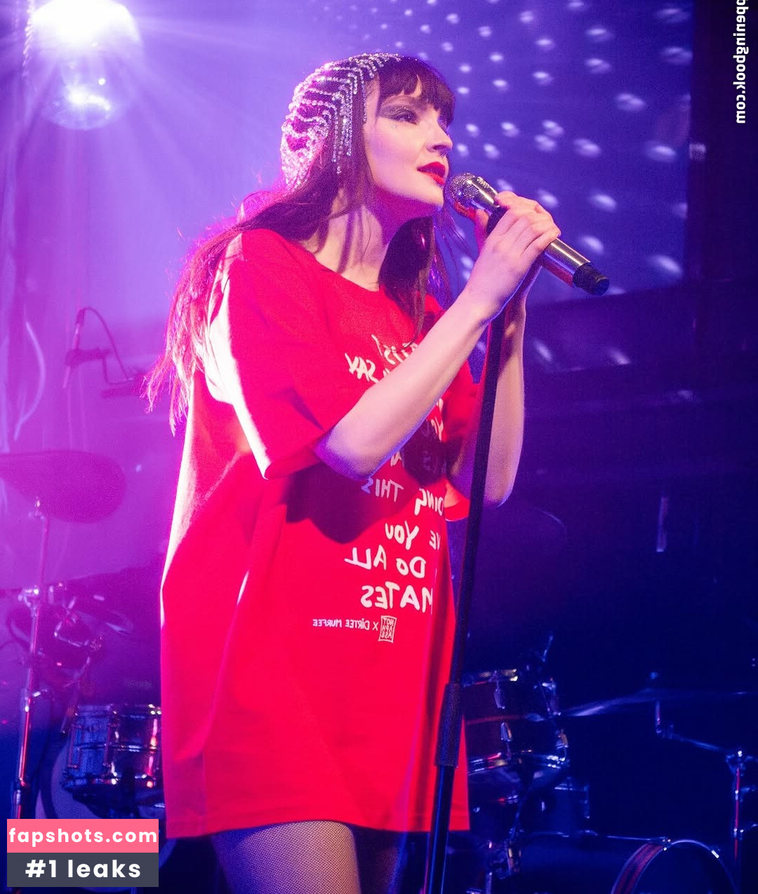 Lauren Mayberry Nude Leaks OnlyFans Photos #26 - LeakJerk