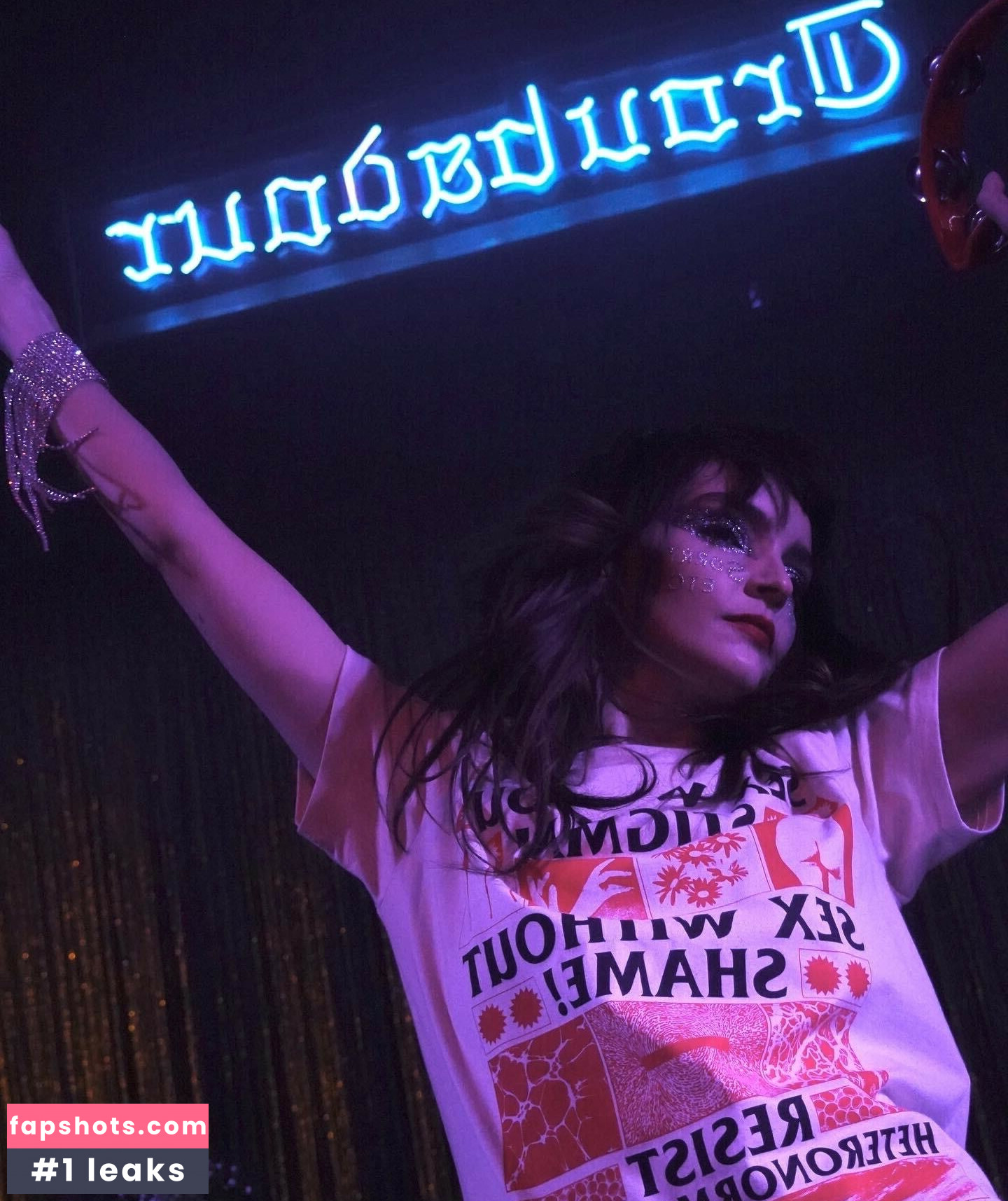 Lauren Mayberry Nude Leaks OnlyFans Photos #252 - LeakJerk