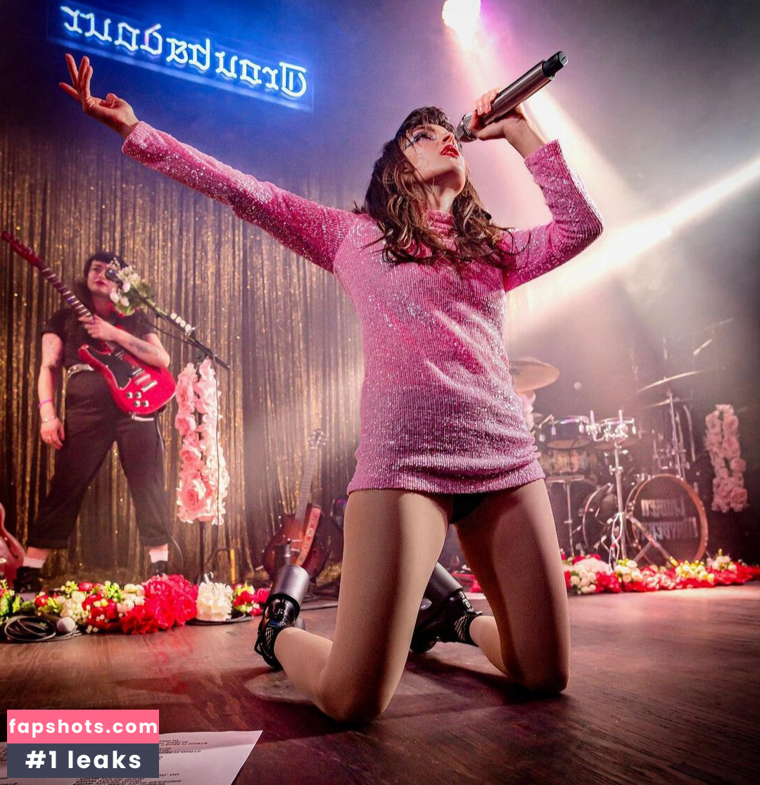 Lauren Mayberry Nude Leaks OnlyFans Photos #271 - LeakJerk