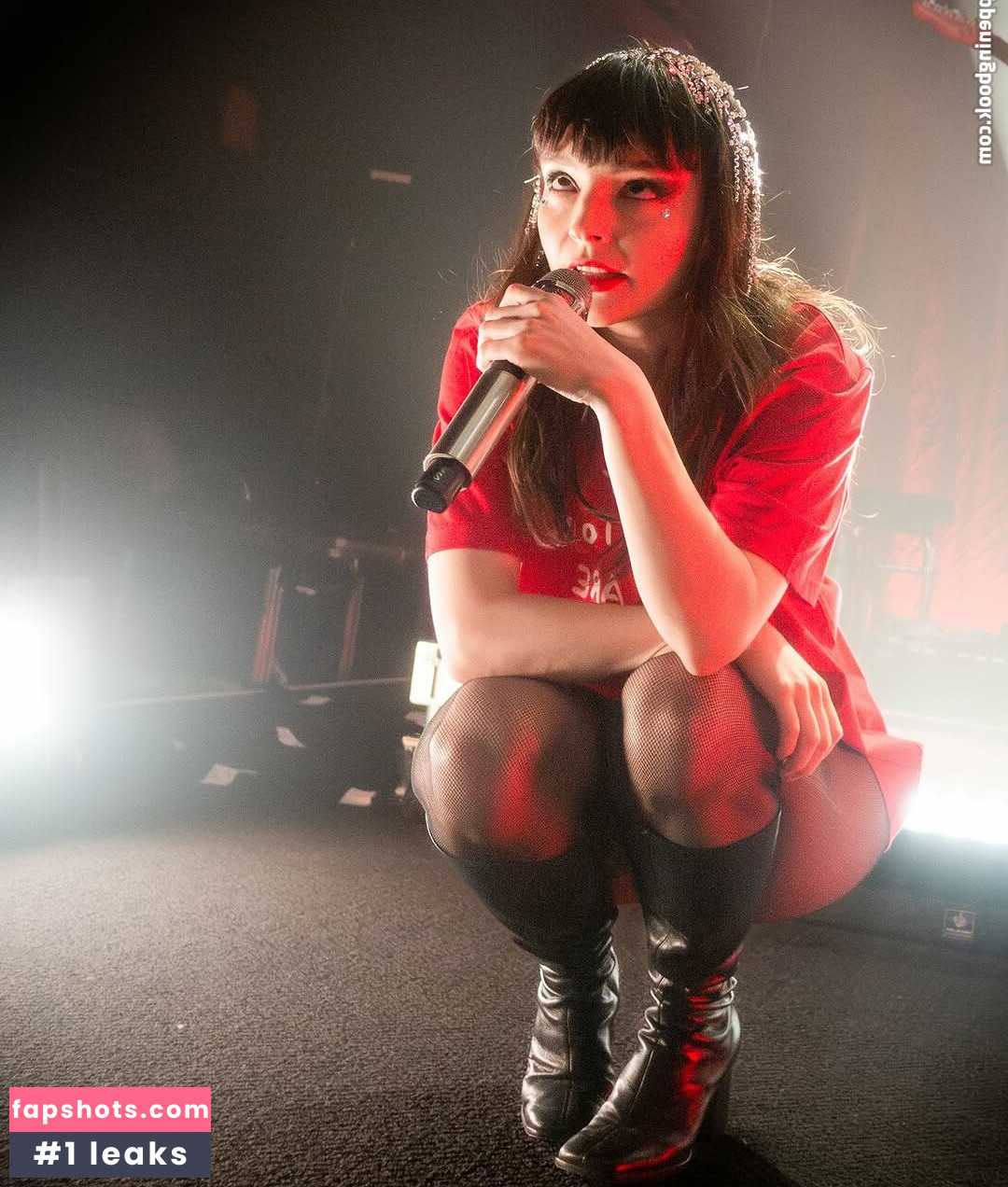 Lauren Mayberry Nude Leaks OnlyFans Photos #29 - LeakJerk