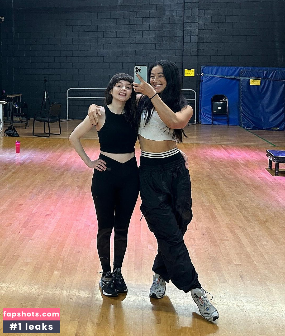 Lauren Mayberry Nude Leaks OnlyFans Photos #299 - LeakJerk