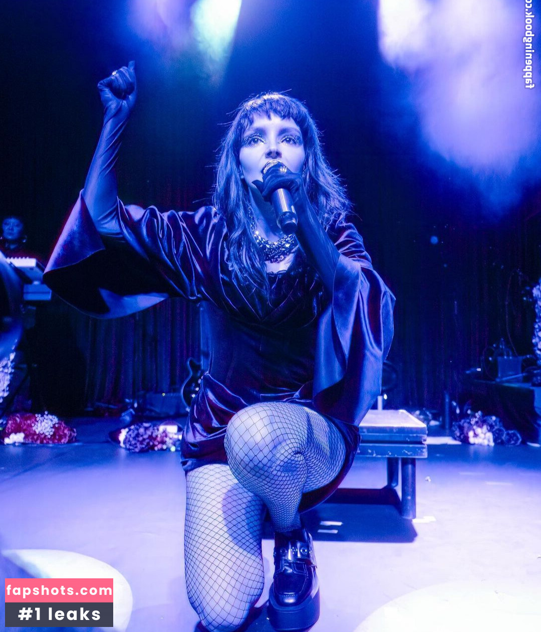 Lauren Mayberry Nude Leaks OnlyFans Photos #304 - LeakJerk