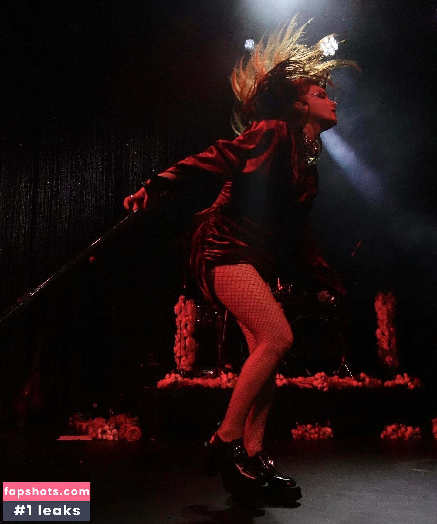 Lauren Mayberry Nude Leaks OnlyFans Photos #305 - LeakJerk