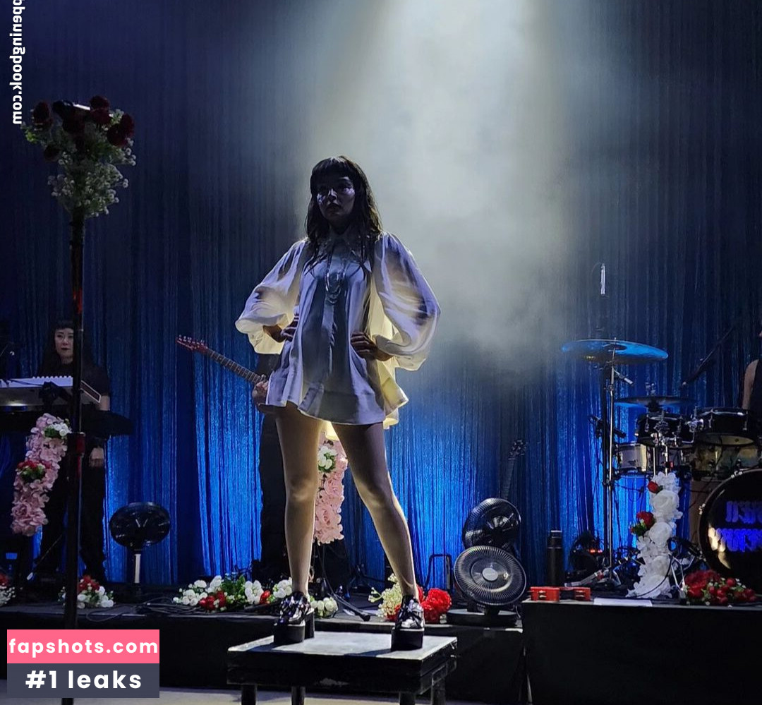 Lauren Mayberry Nude Leaks OnlyFans Photos #312 - LeakJerk