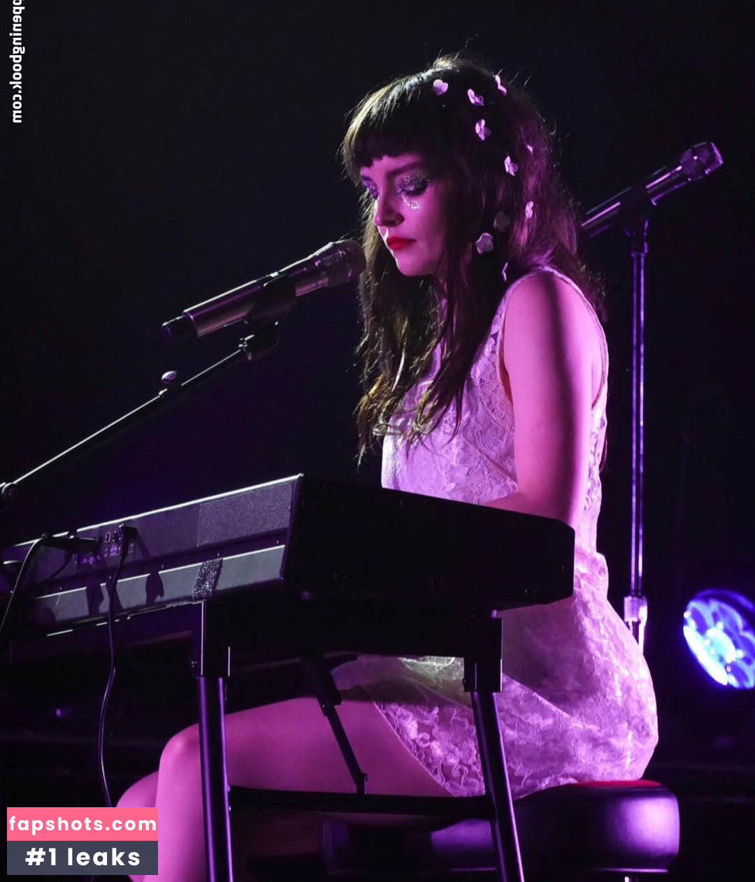 Lauren Mayberry Nude Leaks OnlyFans Photos #313 - LeakJerk