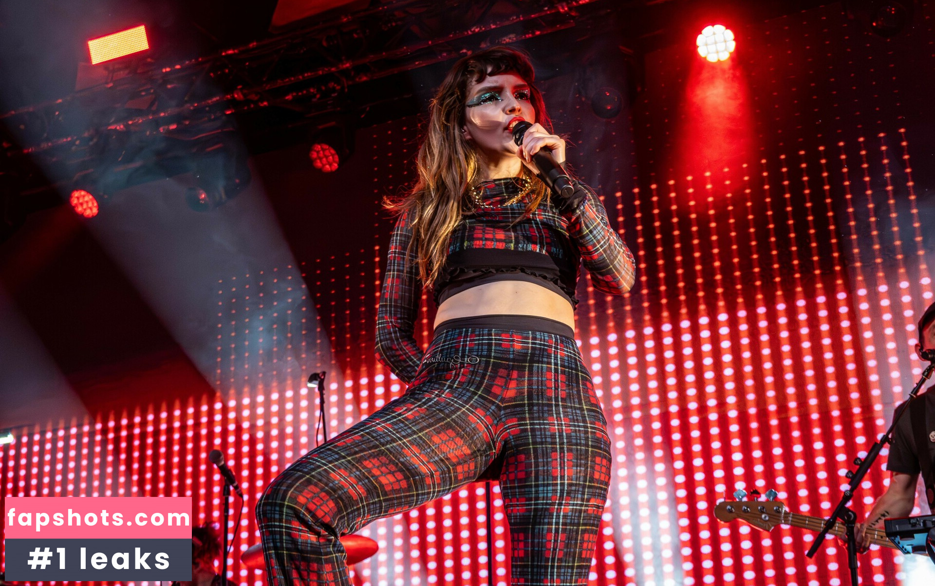 Lauren Mayberry Nude Leaks OnlyFans Photos #320 - LeakJerk