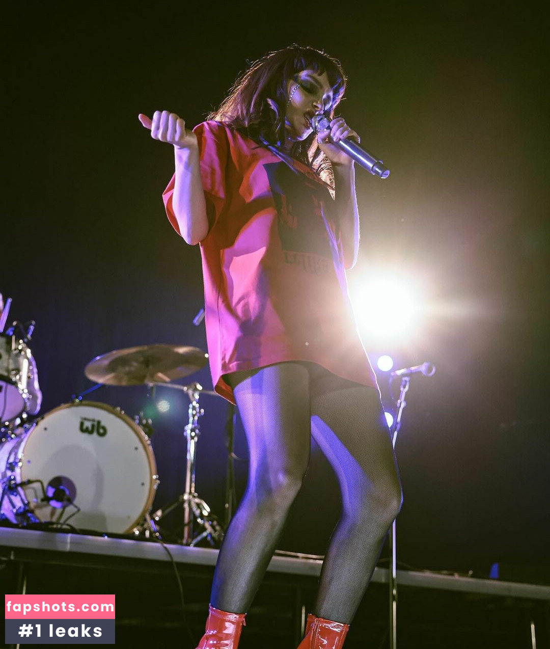 Lauren Mayberry Nude Leaks OnlyFans Photos #33 - LeakJerk