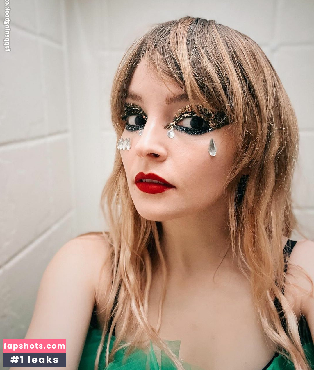 Lauren Mayberry Nude Leaks OnlyFans Photos #332 - LeakJerk