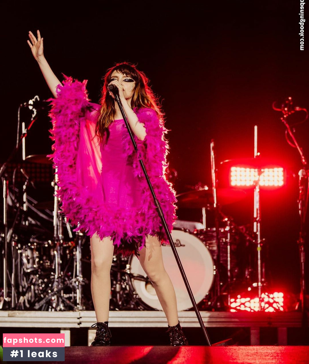 Lauren Mayberry Nude Leaks OnlyFans Photos #333 - LeakJerk