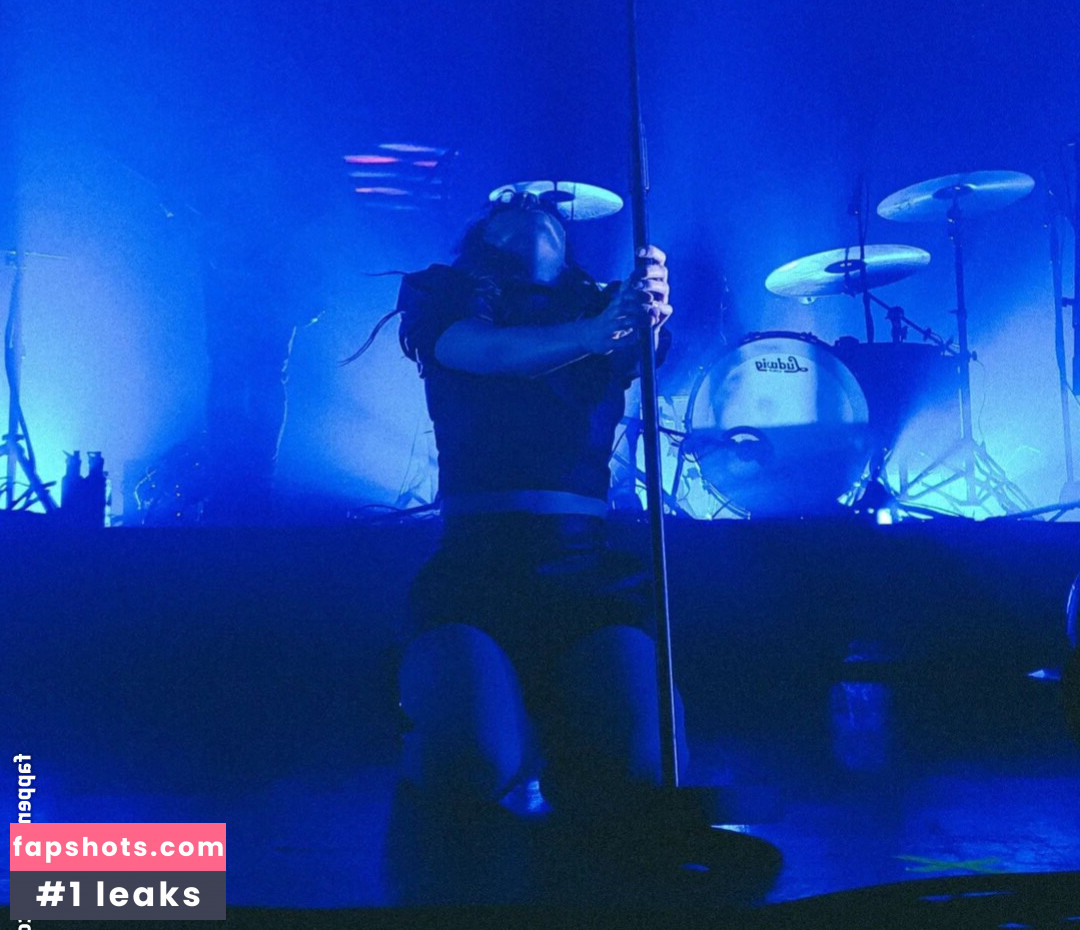 Lauren Mayberry Nude Leaks OnlyFans Photos #338 - LeakJerk