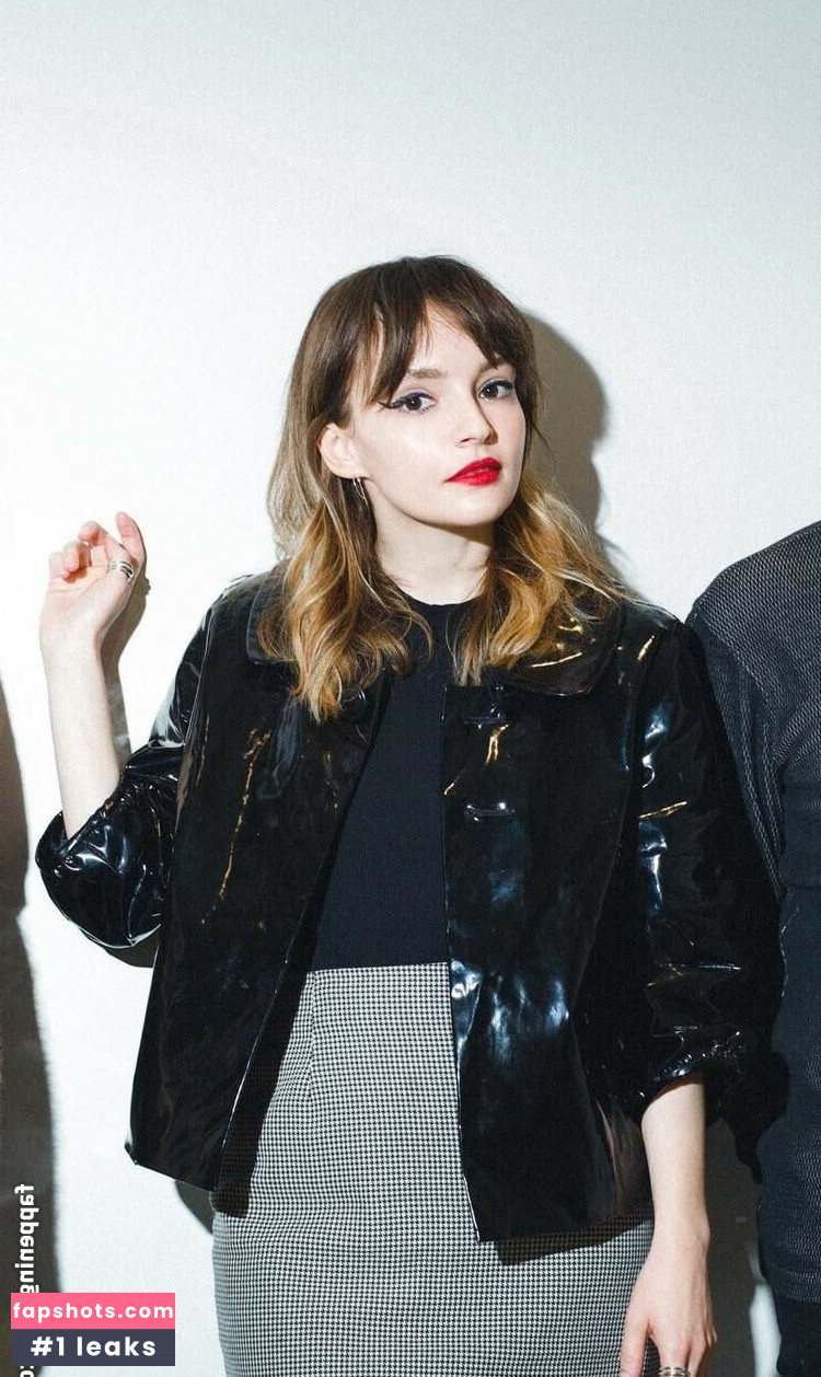 Lauren Mayberry Nude Leaks OnlyFans Photos #341 - LeakJerk