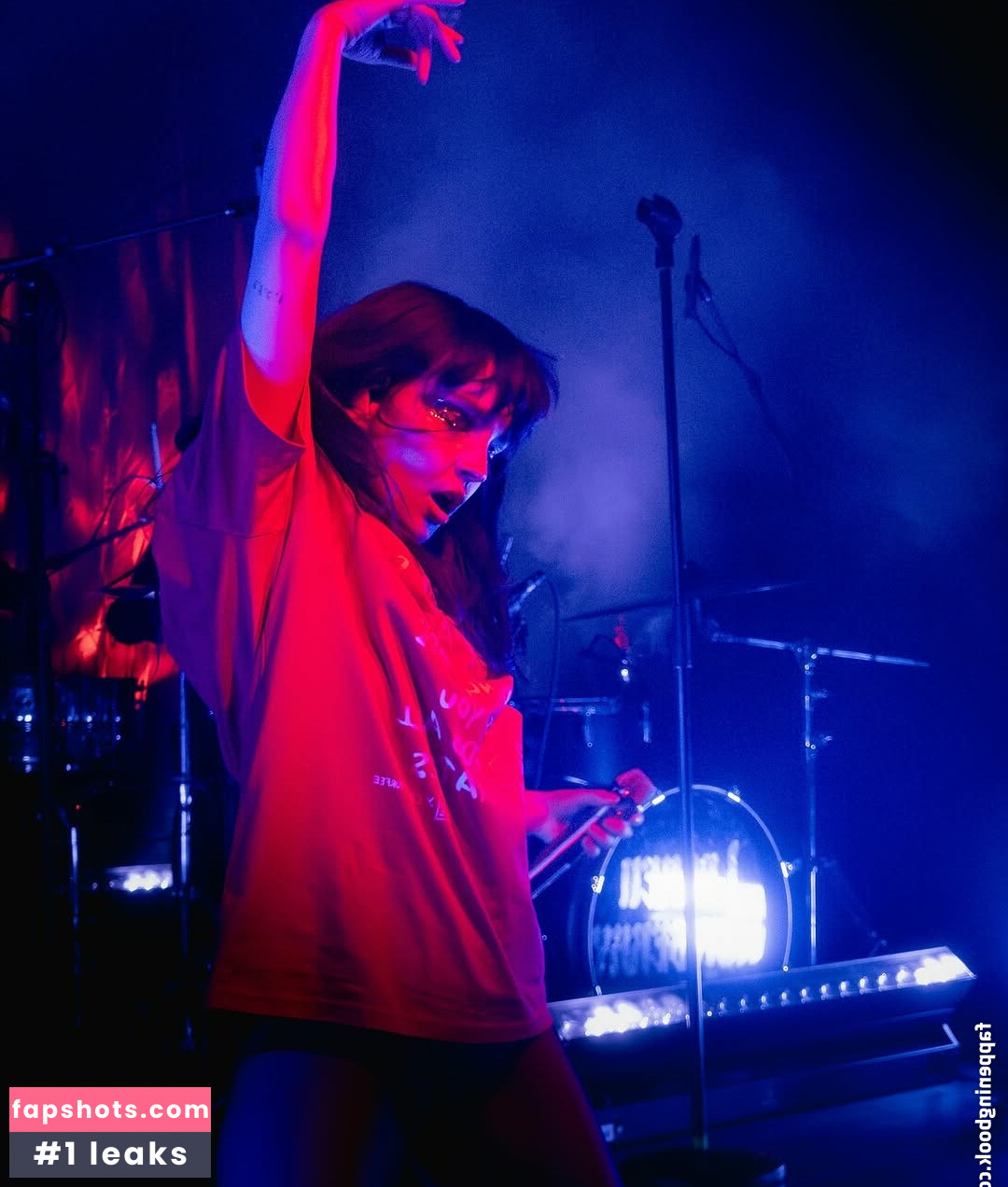 Lauren Mayberry Nude Leaks OnlyFans Photos #9 - LeakJerk