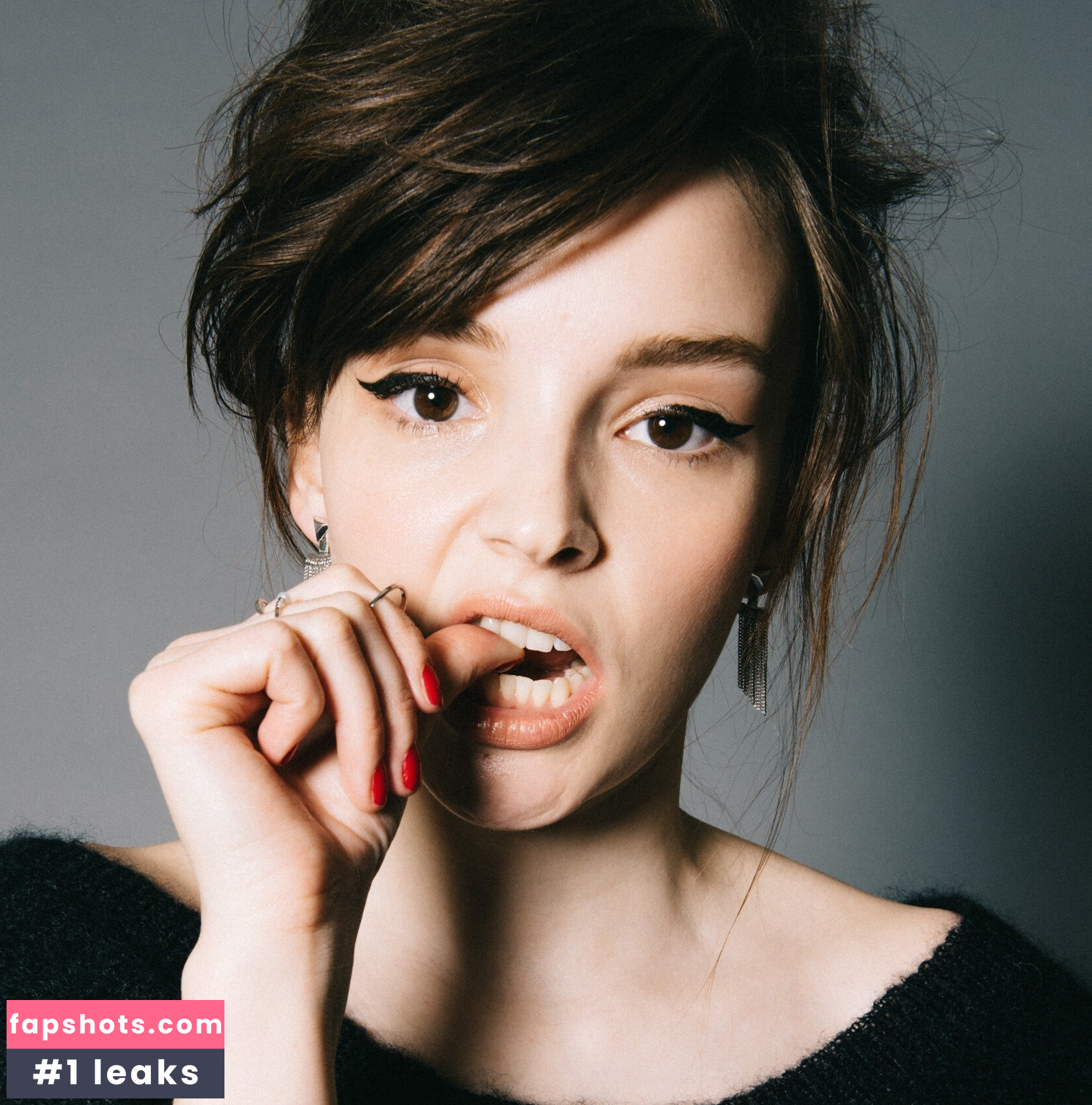 Lauren Mayberry Nude Leaks OnlyFans Photos #87 - LeakJerk