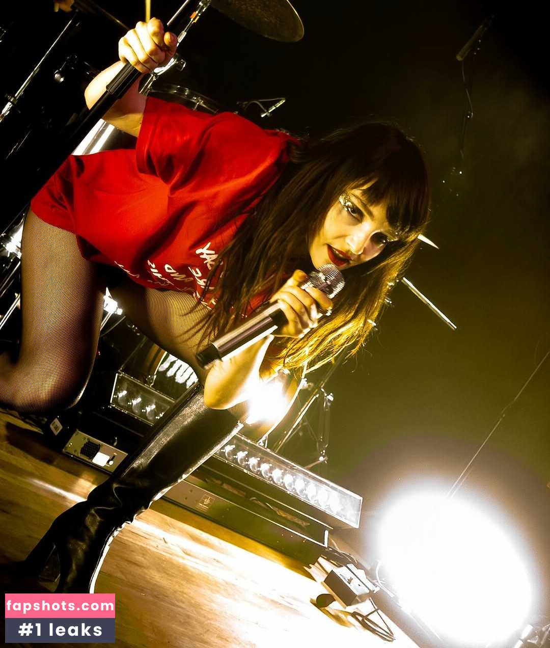 Lauren Mayberry Nude Leaks OnlyFans Photos #10 - LeakJerk