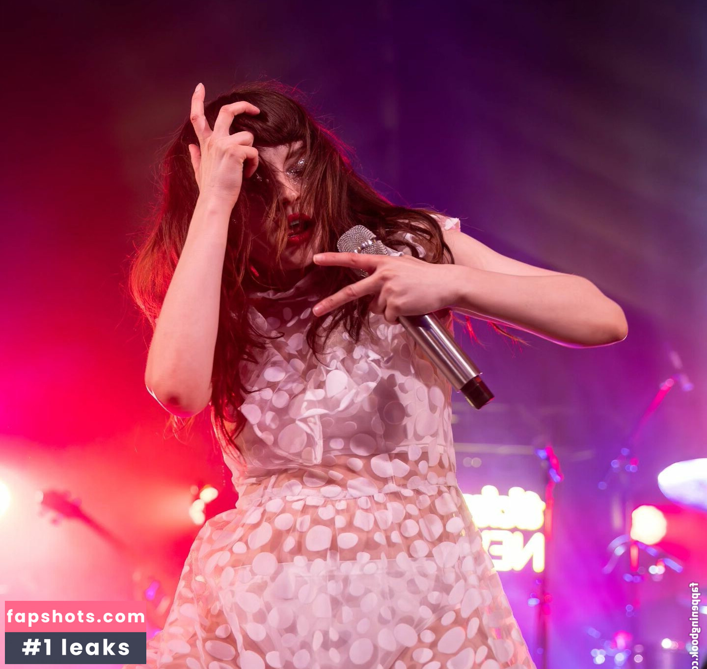 Lauren Mayberry Nude Leaks OnlyFans Photos #92 - LeakJerk