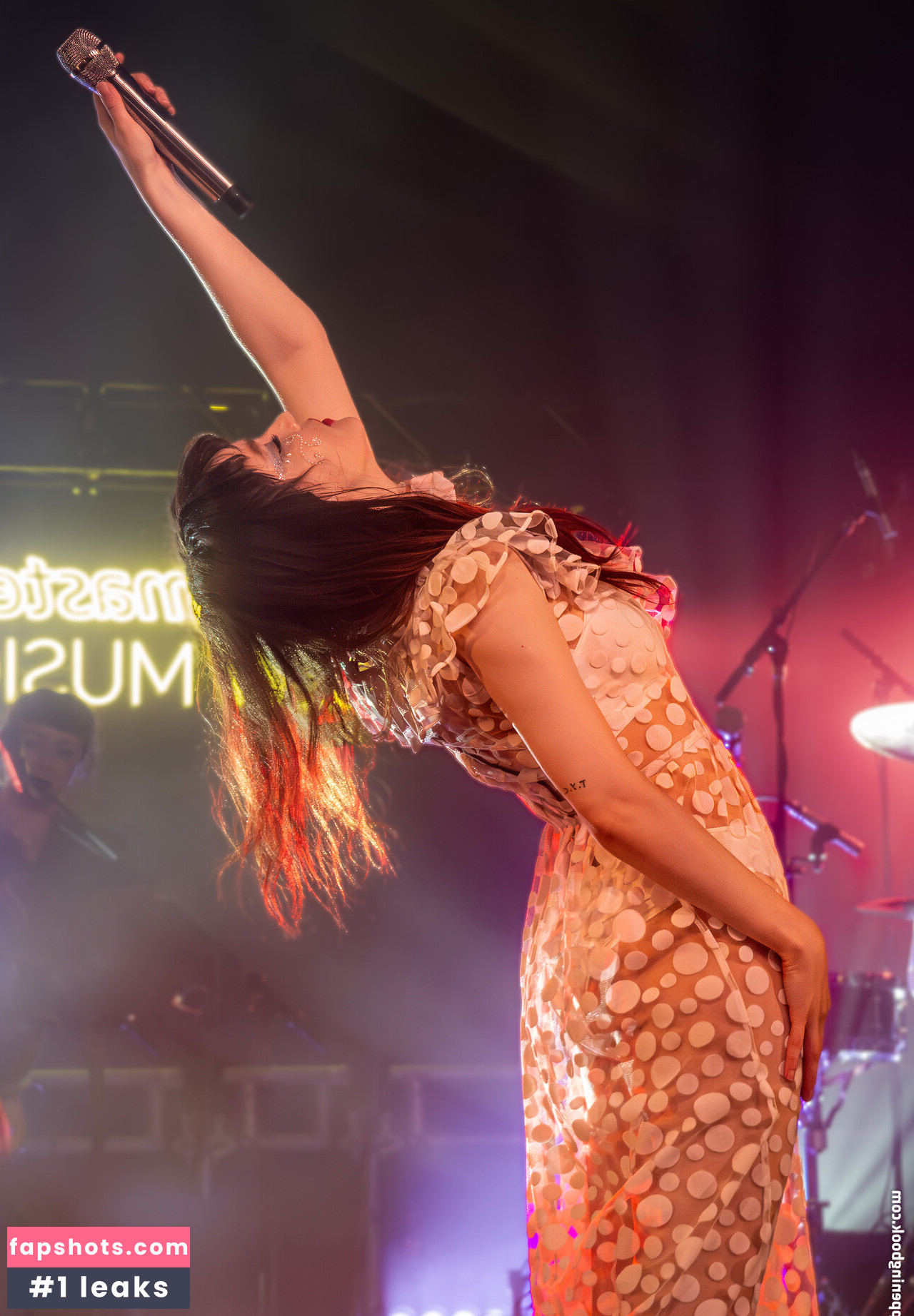 Lauren Mayberry Nude Leaks OnlyFans Photos #97 - LeakJerk