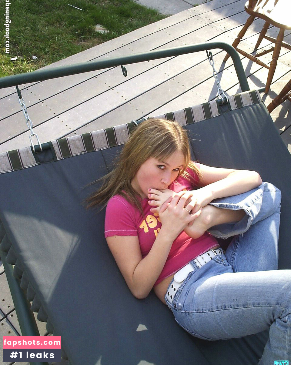 Lauren O'Neil gallery photo #7