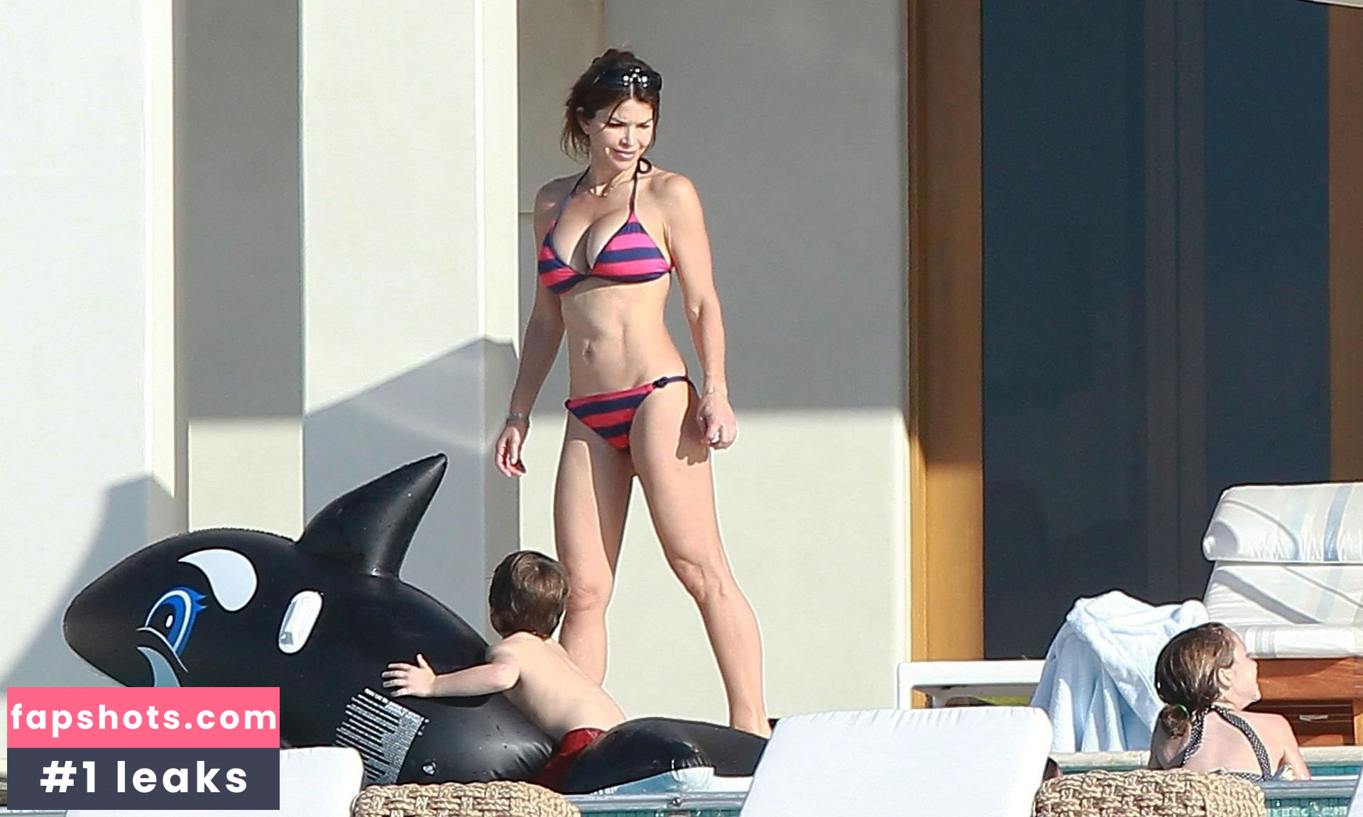 Lauren Sanchez gallery photo #116