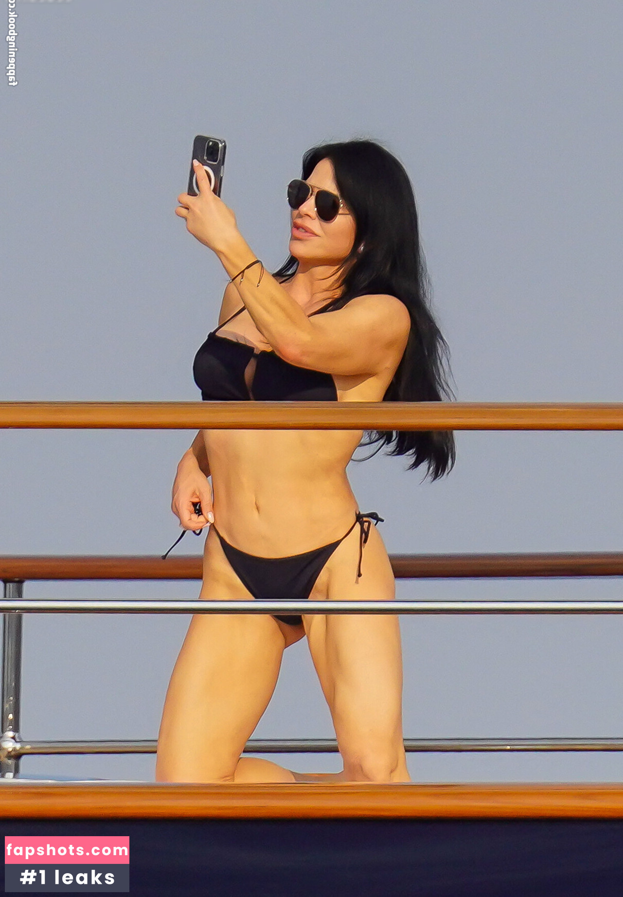 Lauren Sanchez gallery photo #4
