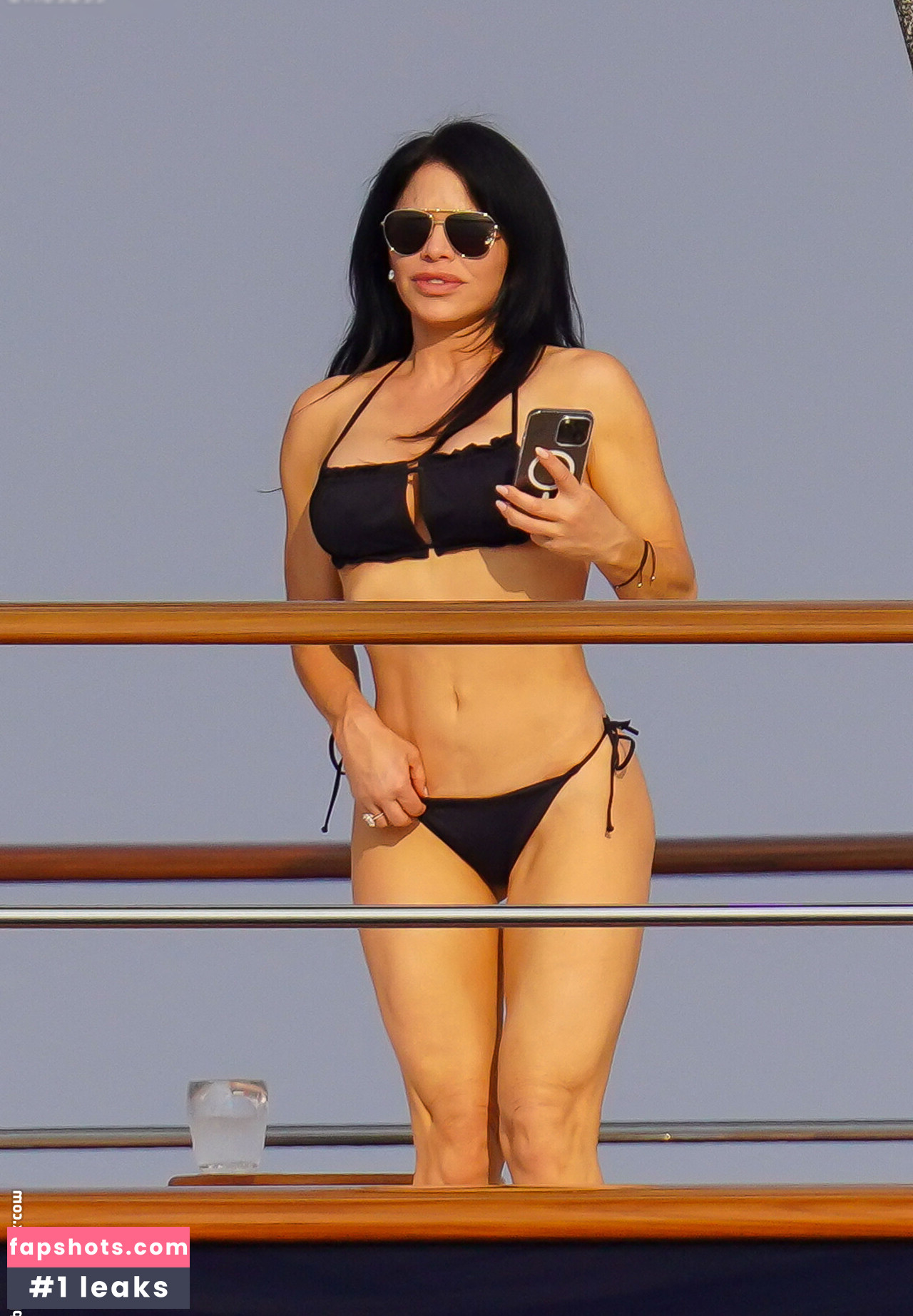 Lauren Sanchez gallery photo #6