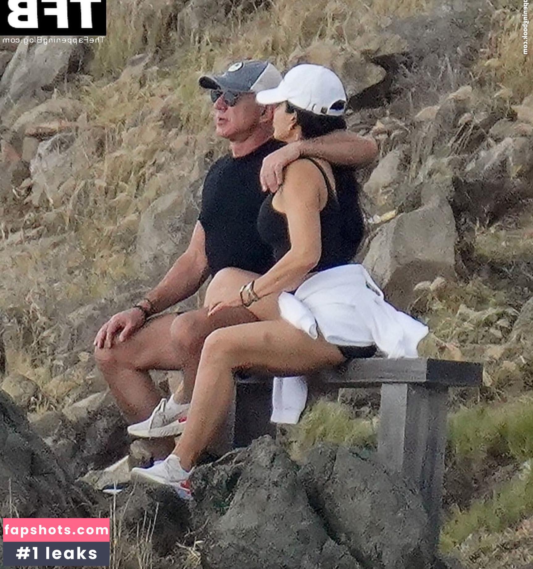 Lauren Sanchez gallery photo #72