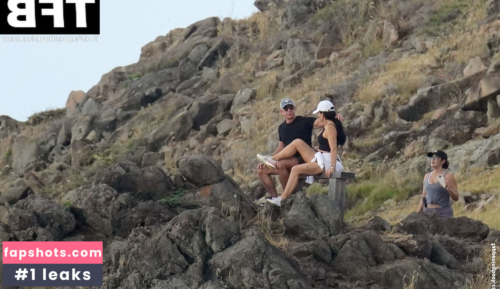 Lauren Sanchez gallery photo #75