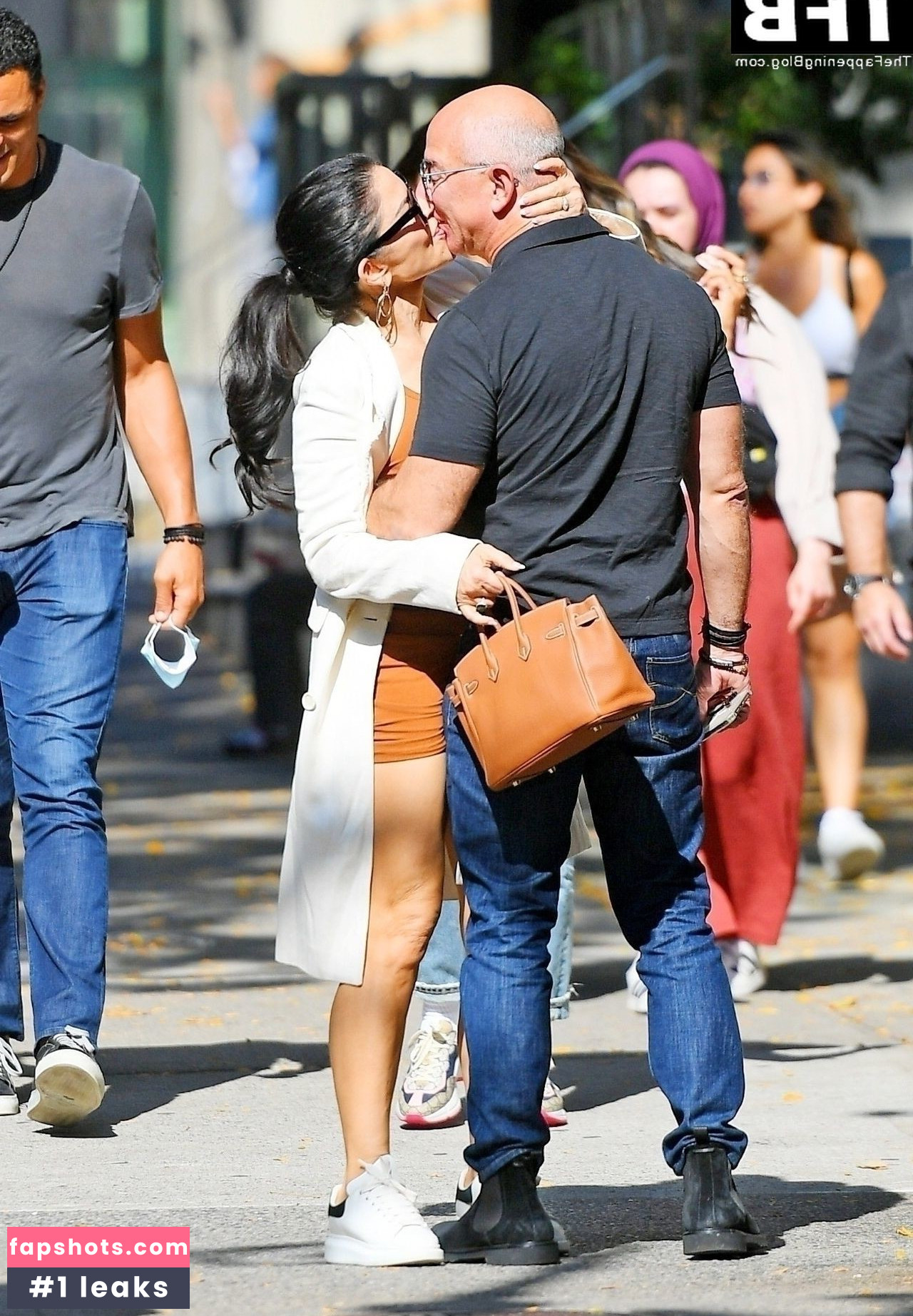 Lauren Sanchez gallery photo #89