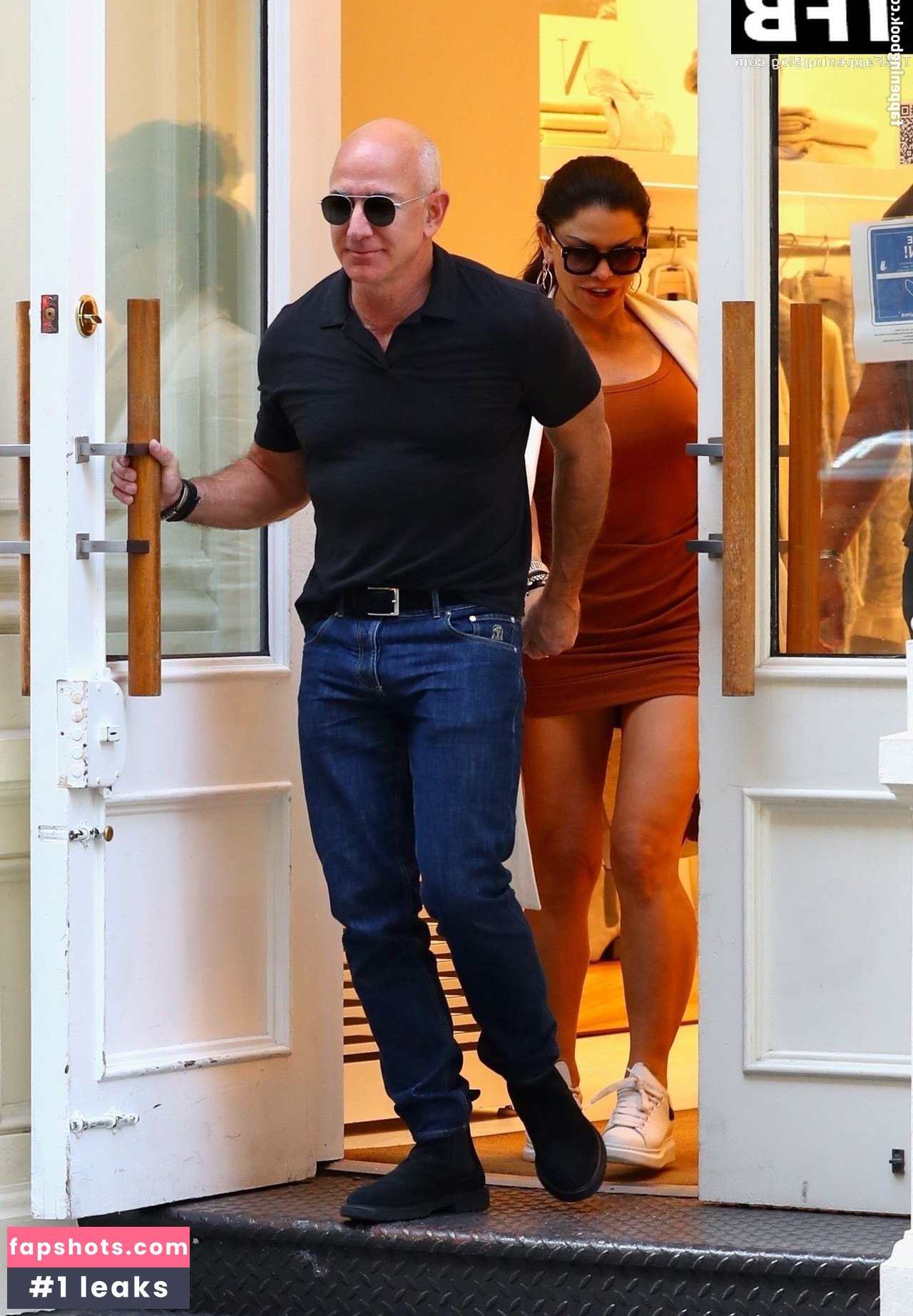 Lauren Sanchez gallery photo #93