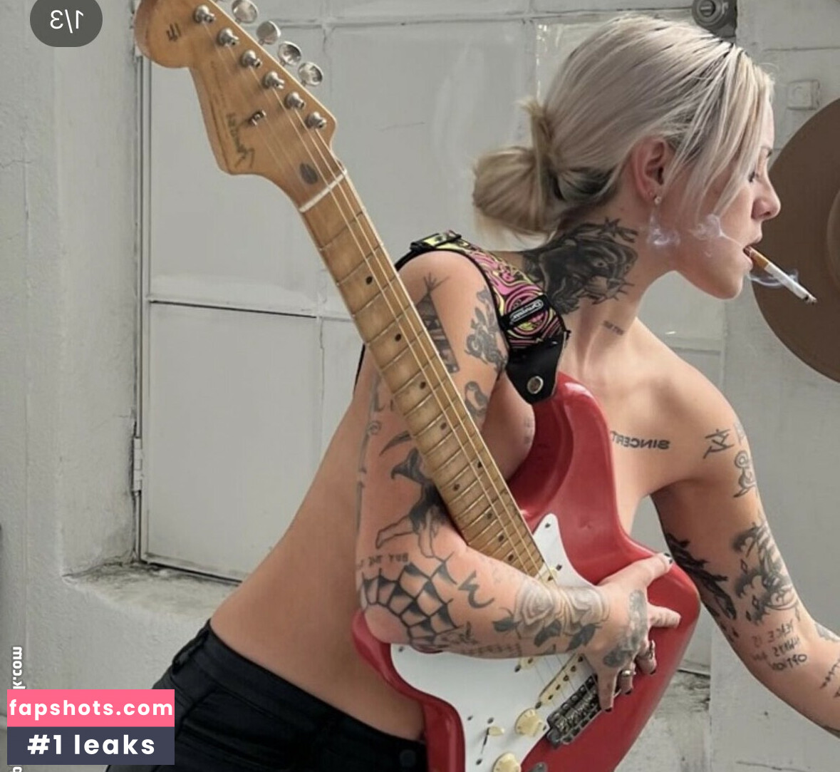 Lauren Sanderson gallery photo #16