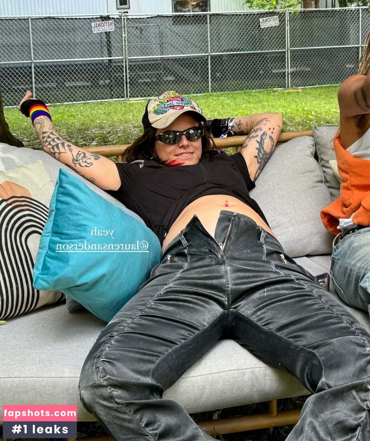 Lauren Sanderson gallery photo #10