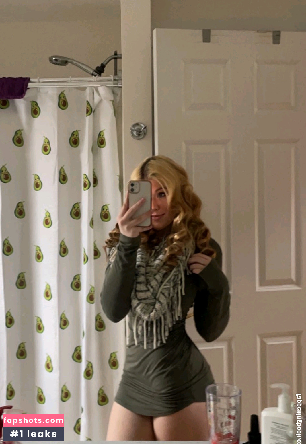 Lauren Suzaanne gallery photo #13