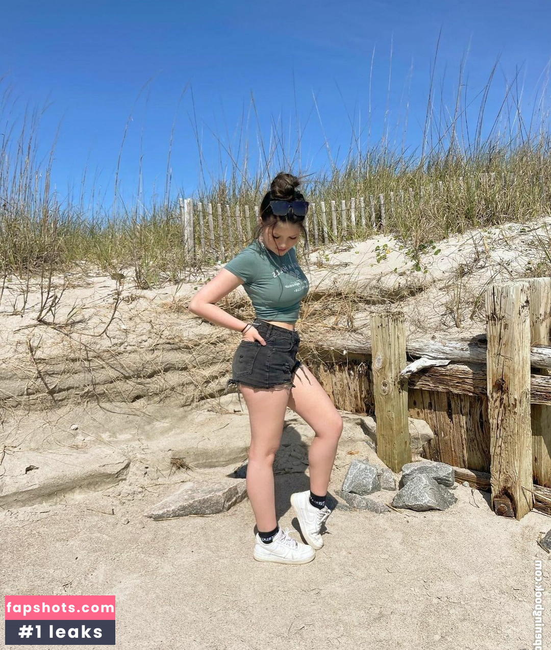 Lauren Suzaanne gallery photo #33