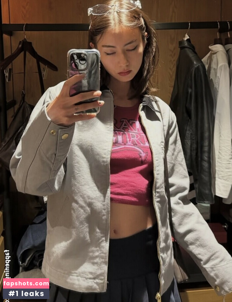 Lauren Tsai gallery photo #22