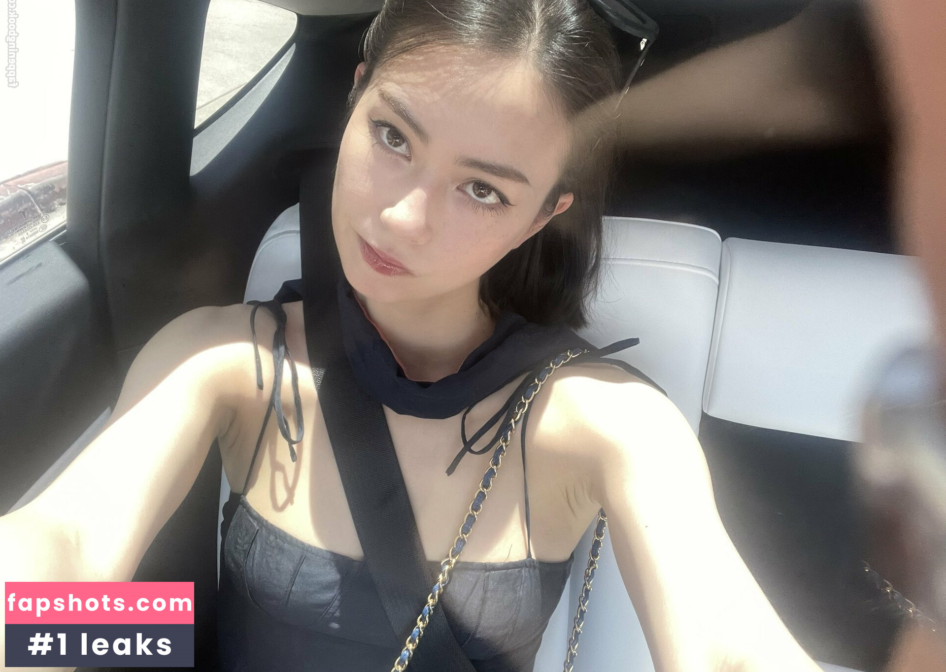 Lauren Tsai gallery photo #26