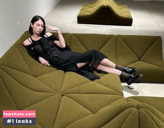 Lauren Tsai gallery photo #28