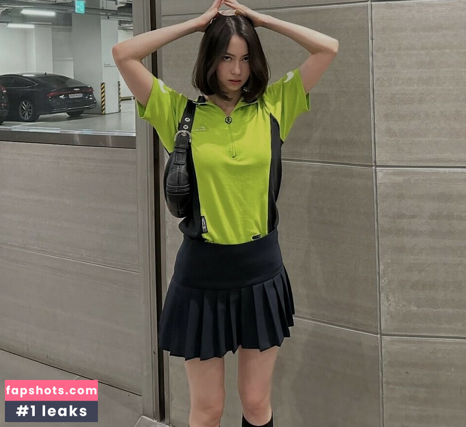 Lauren Tsai gallery photo #32