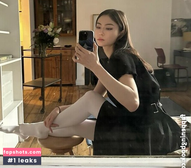 Lauren Tsai gallery photo #60